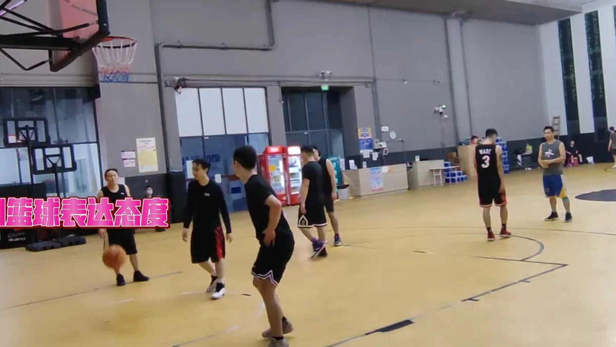 儿童如何在游戏中学习篮球技术_1